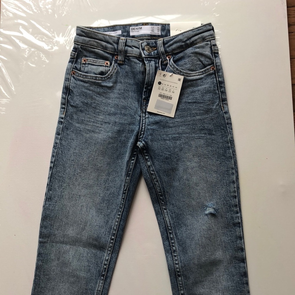 Light washed denim jeans